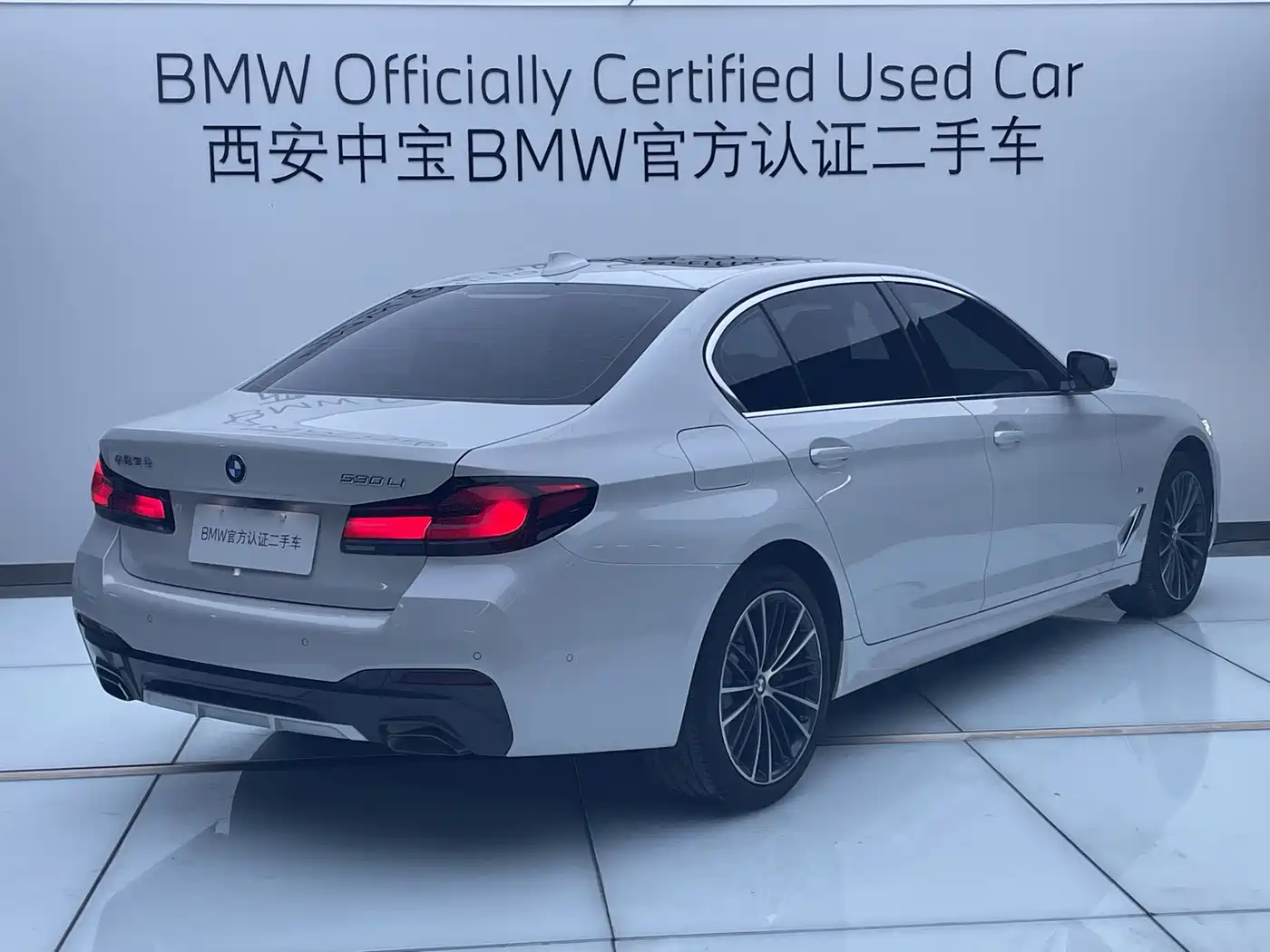 BMW 5 Series 2023 530Li Leading M Sport Package фото 5