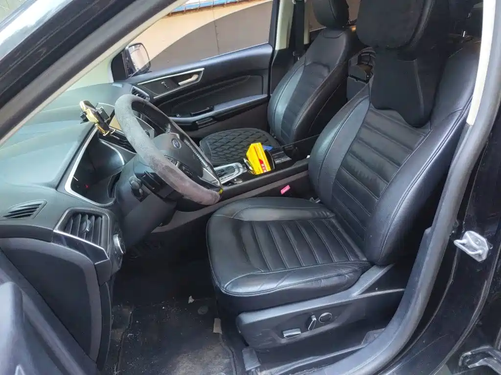 Фото 11 - Ford Edge