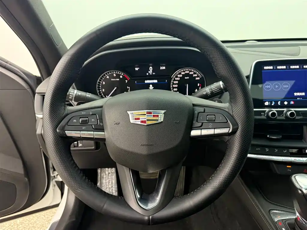 CADILLAC CT4