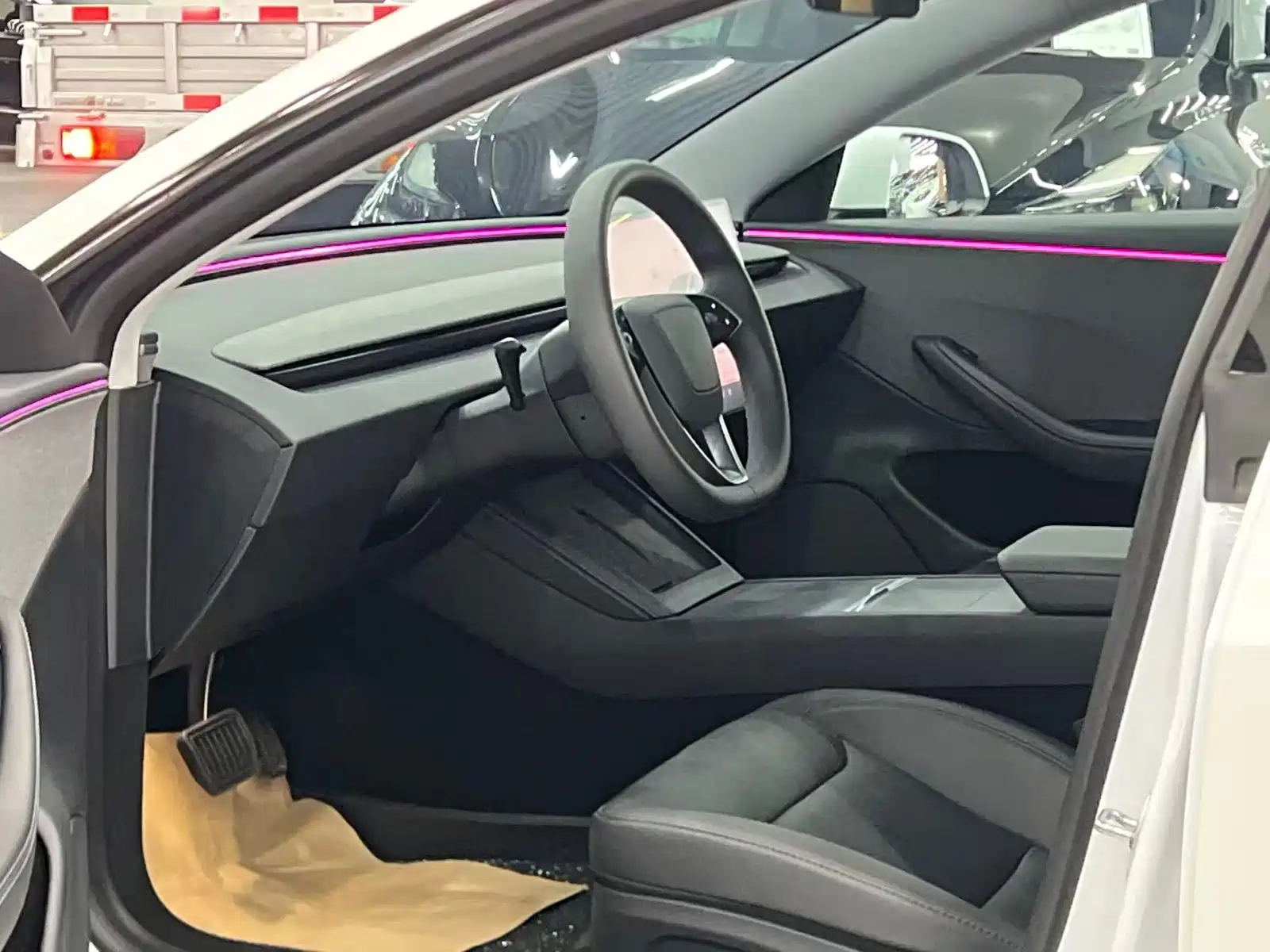 Фото 5 - Tesla Model 3