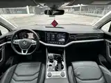 Фото 4 - Volkswagen Touareg