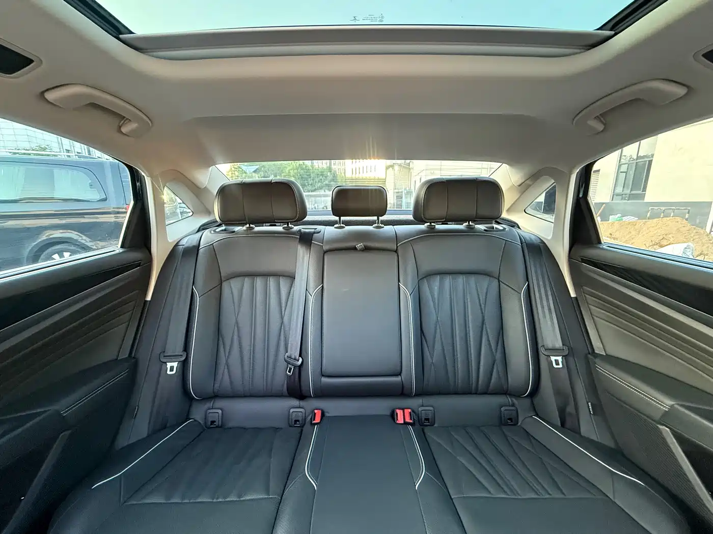 Volkswagen Passat 2022 380TSI Flagship Edition фото 26