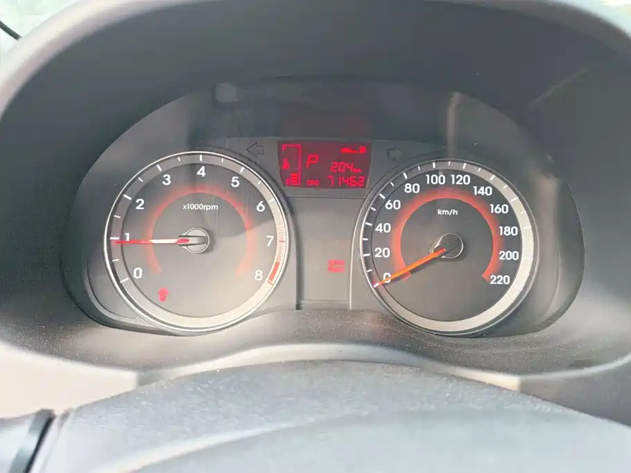 صورة 14 - Hyundai Reina