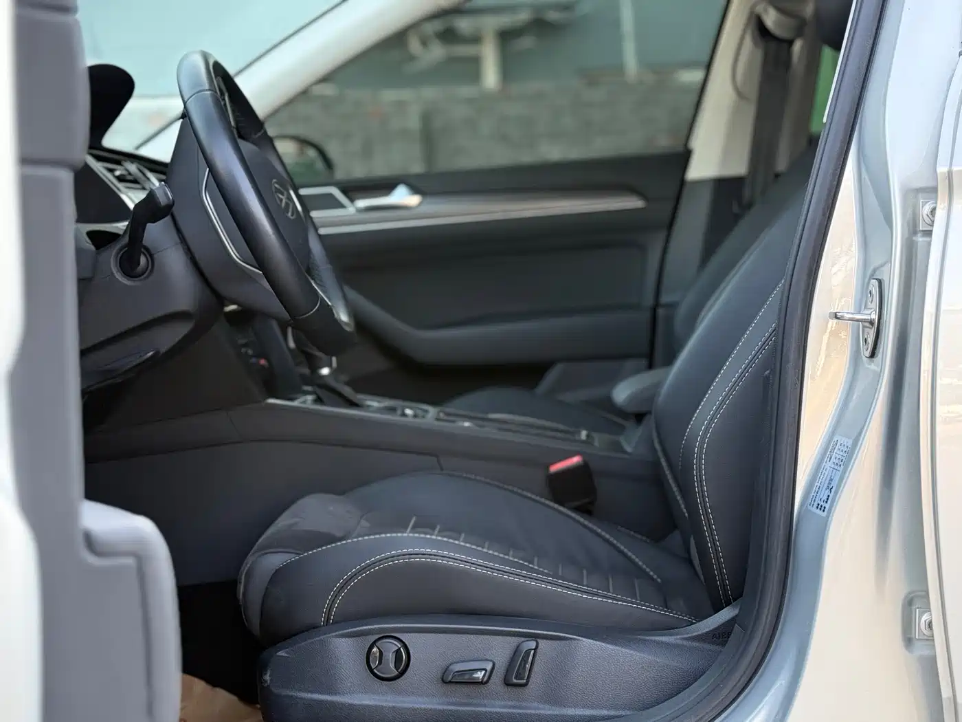 Volkswagen Magotan 2020 330TSI DSG Luxury фото 5