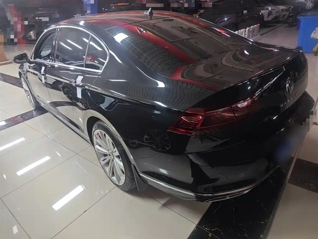 Volkswagen Magotan 2023 Model 2 Million Commemorative Edition 330TSI DSG Luxury фото 5