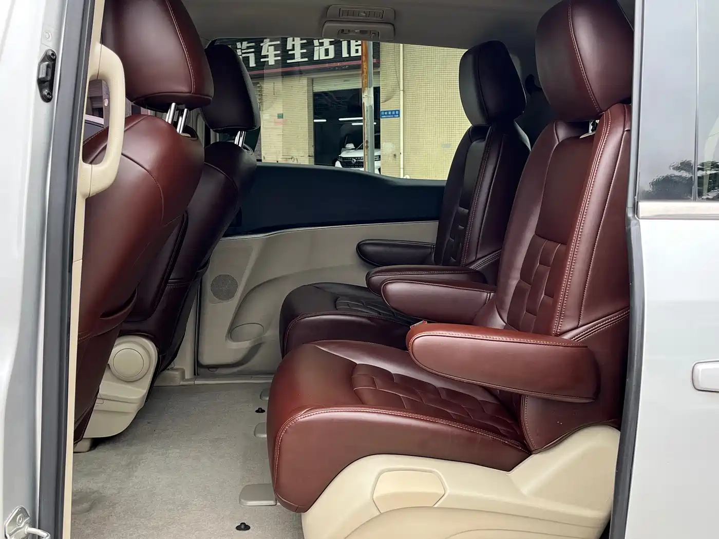 Buick GL8 2018 28T Comfort China VI фото 6