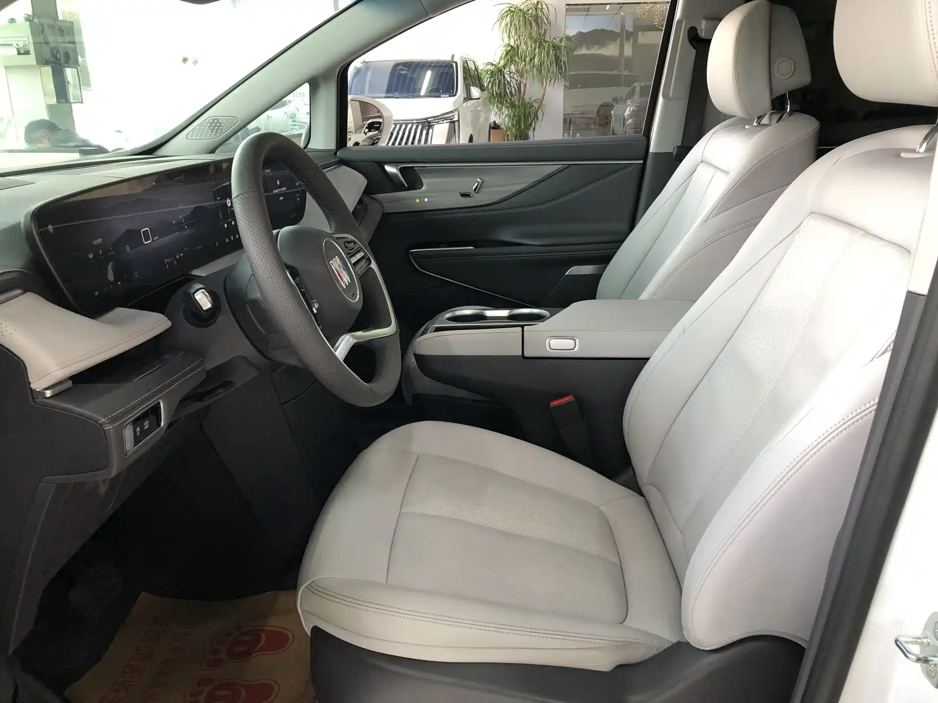 Фото 10 - Buick GL8