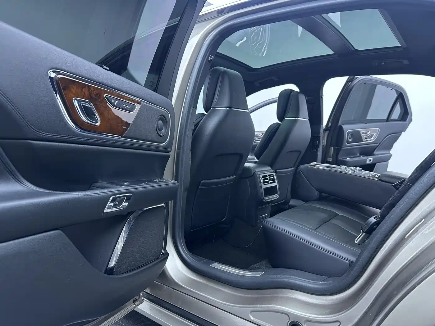 Lincoln Continental 2019 2017 2.0T 2WD Prestige