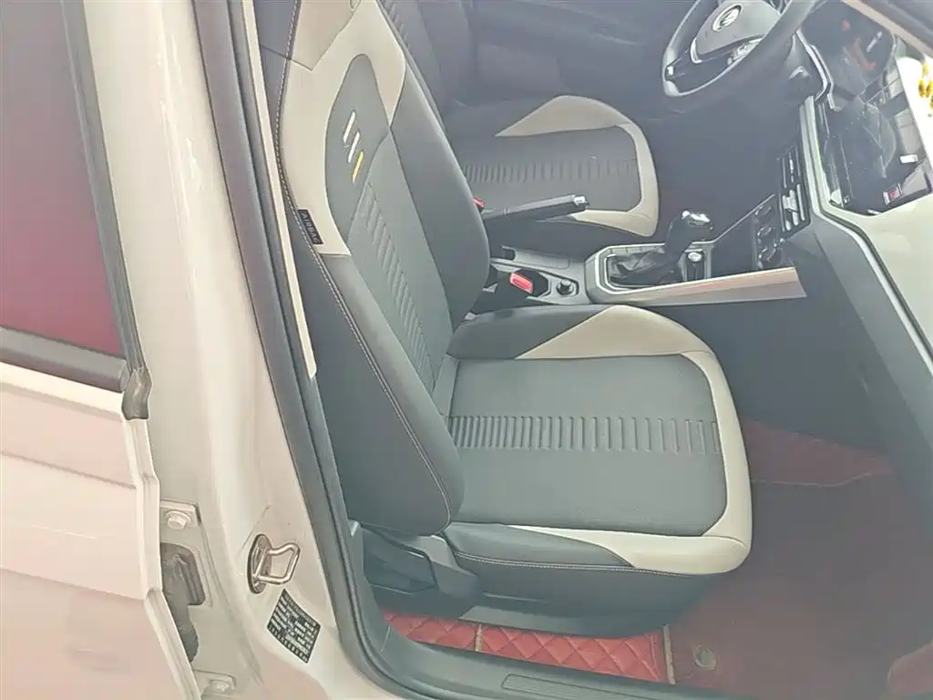Volkswagen Polo 2023 Facelift Plus 1.5L Auto Chroma Tech Edition фото 25