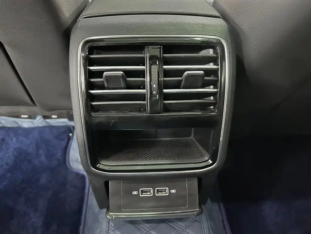 Volkswagen Magotan 2020 280TSI DSG Leading фото 17