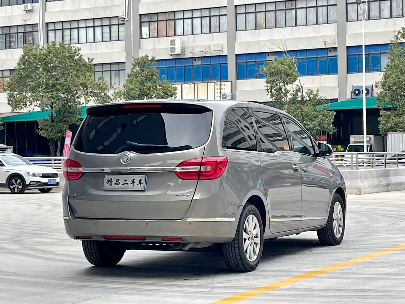 Buick GL8 2018 28T Luxury Model China VI фото 6