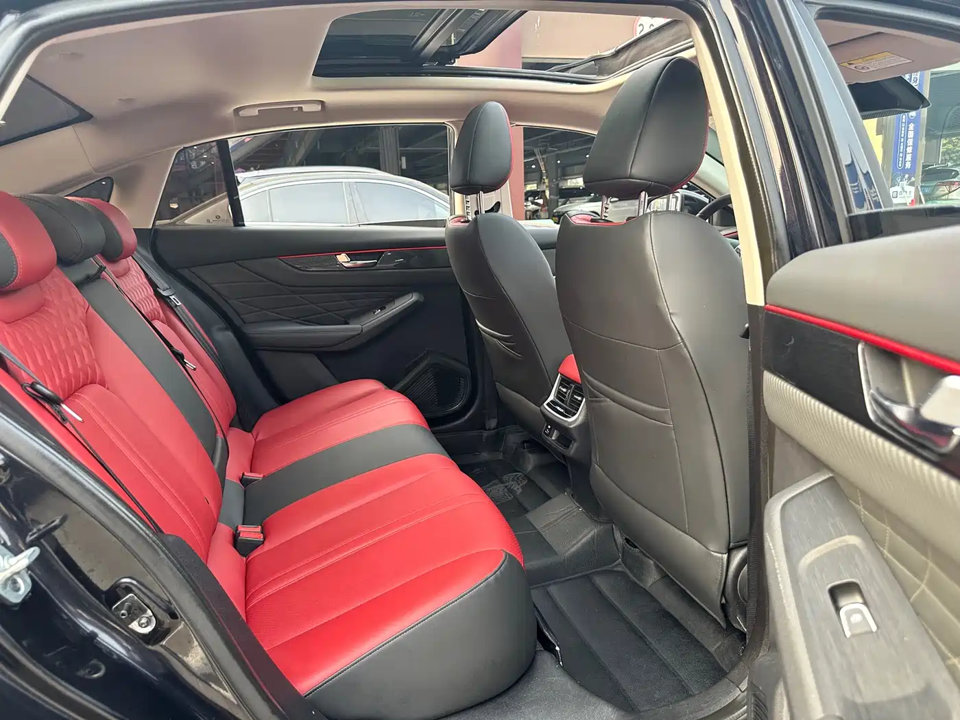 DONGFENG YI HYUN MAX