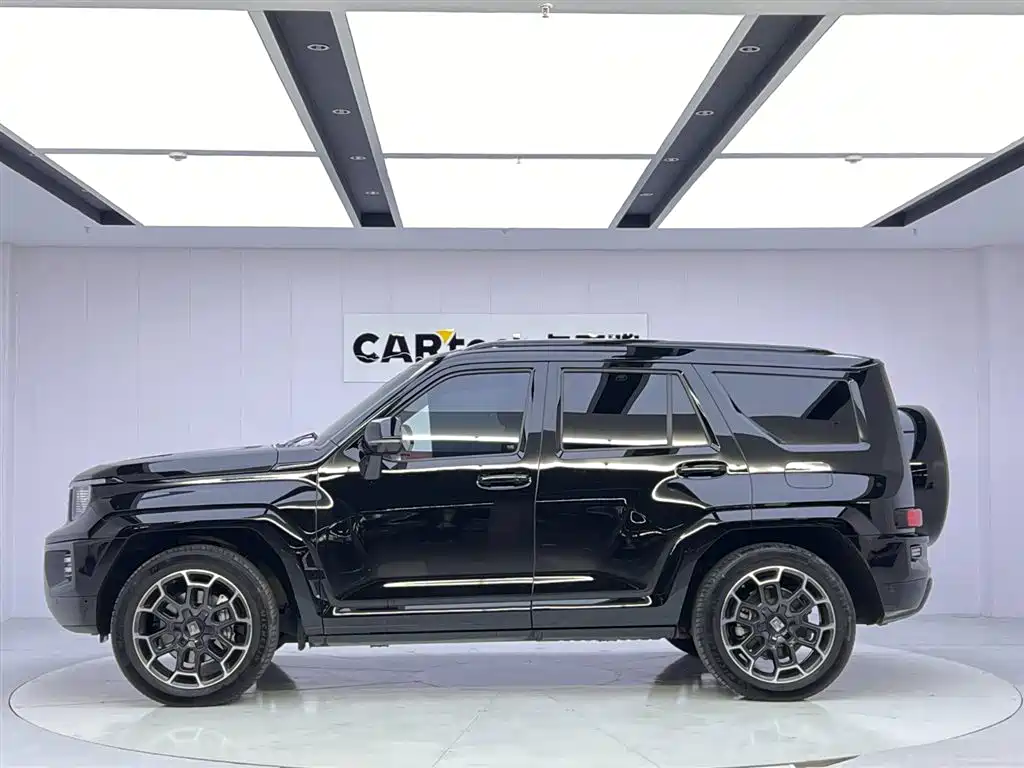 TANK TANK 700 NEW ENERGY