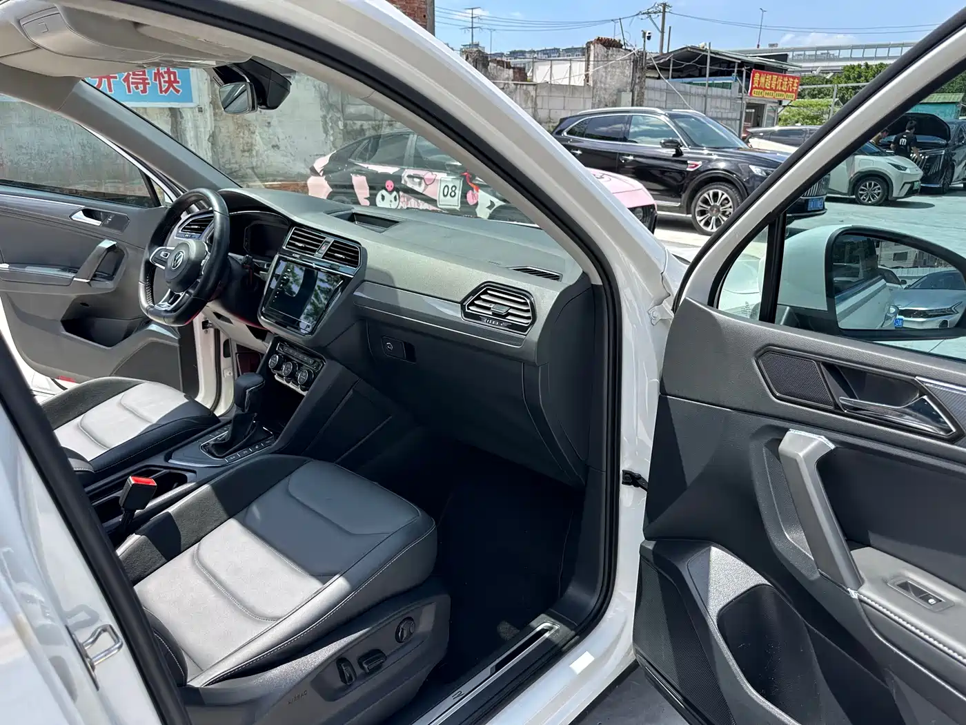 Volkswagen Tiguan L 2021 330TSI Automatic 2WD R-Line Premium фото 12