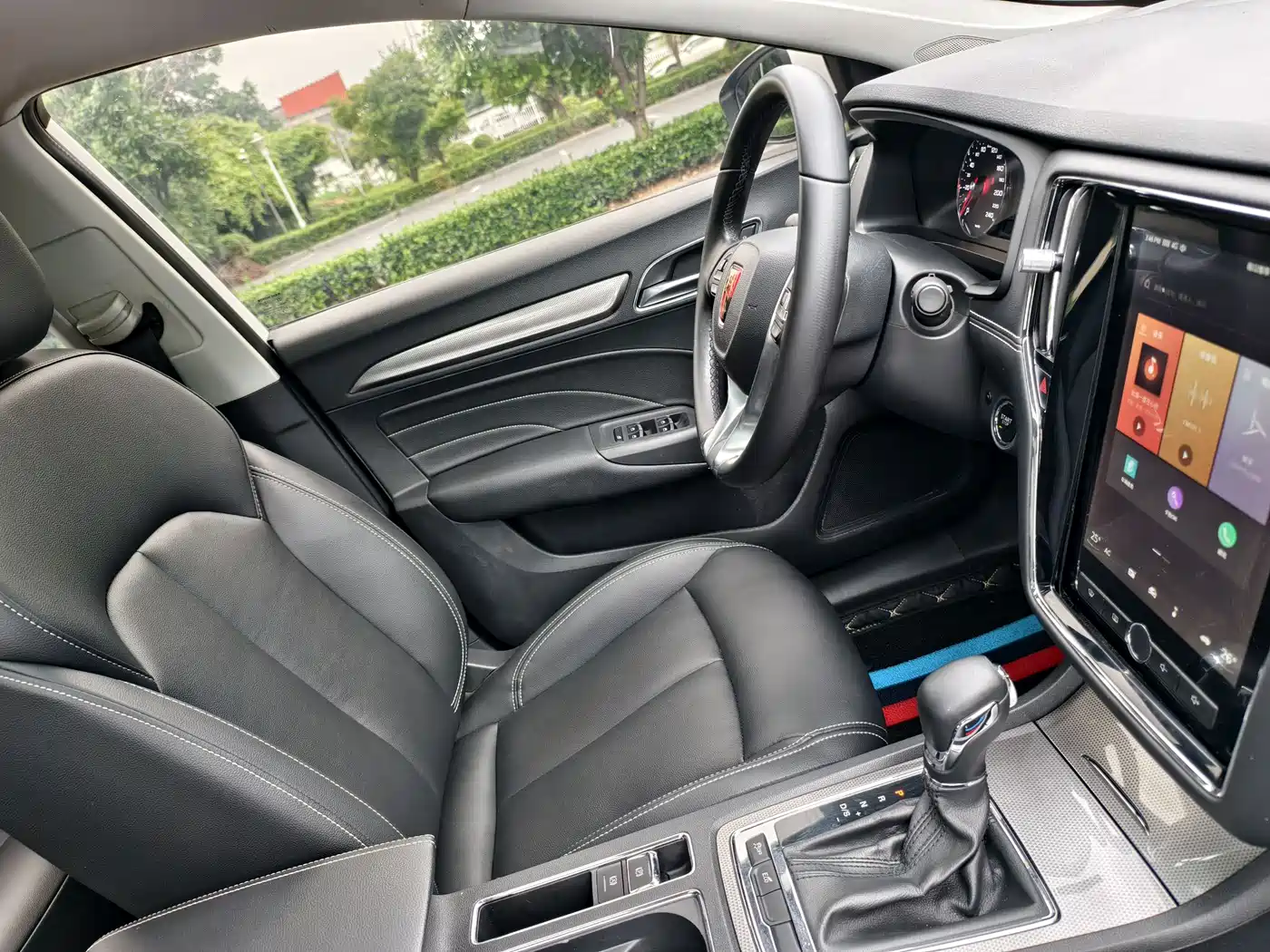 Фото 22 - Roewe i6