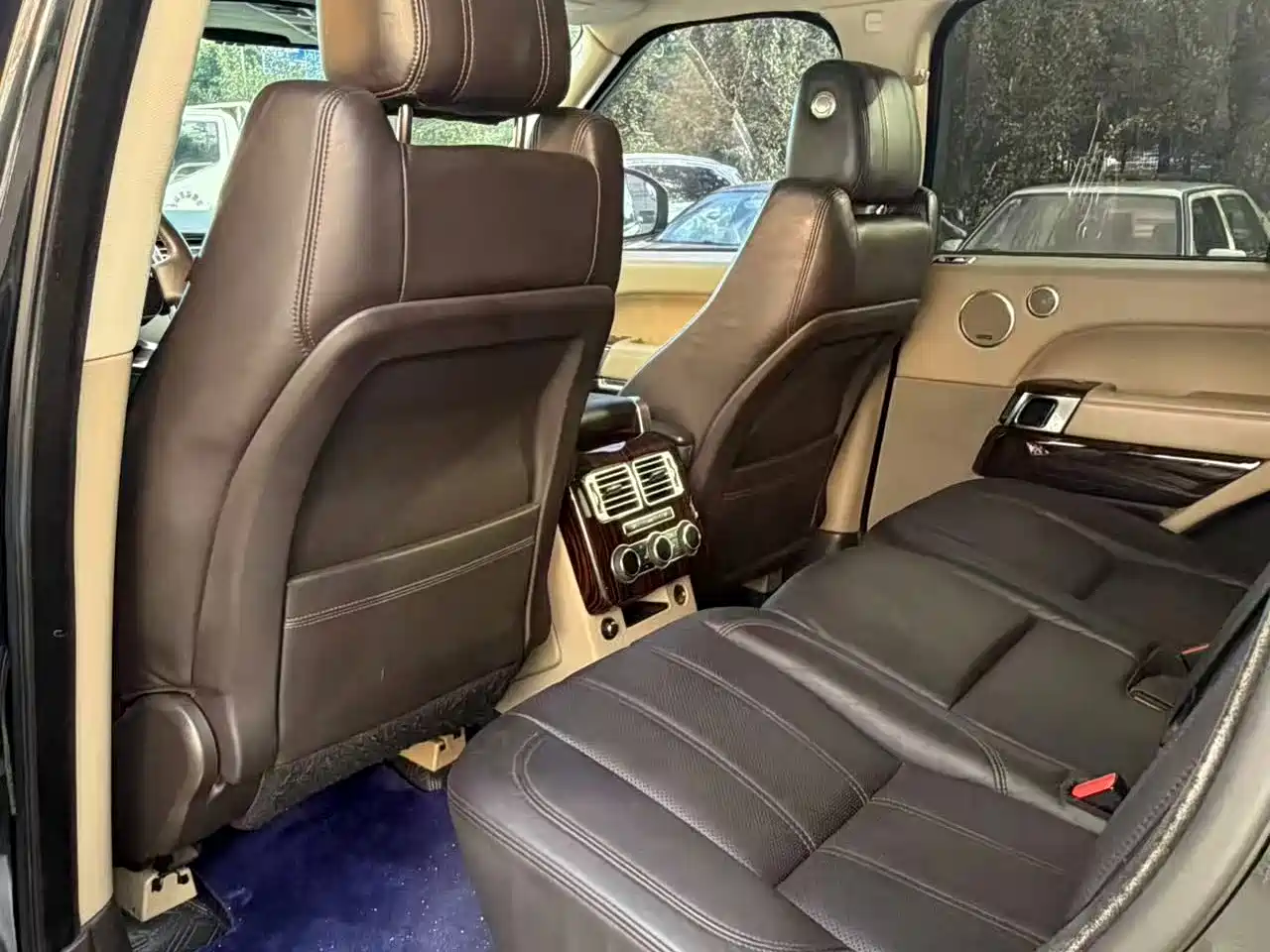 Photo 3 - Land Rover Range Rover