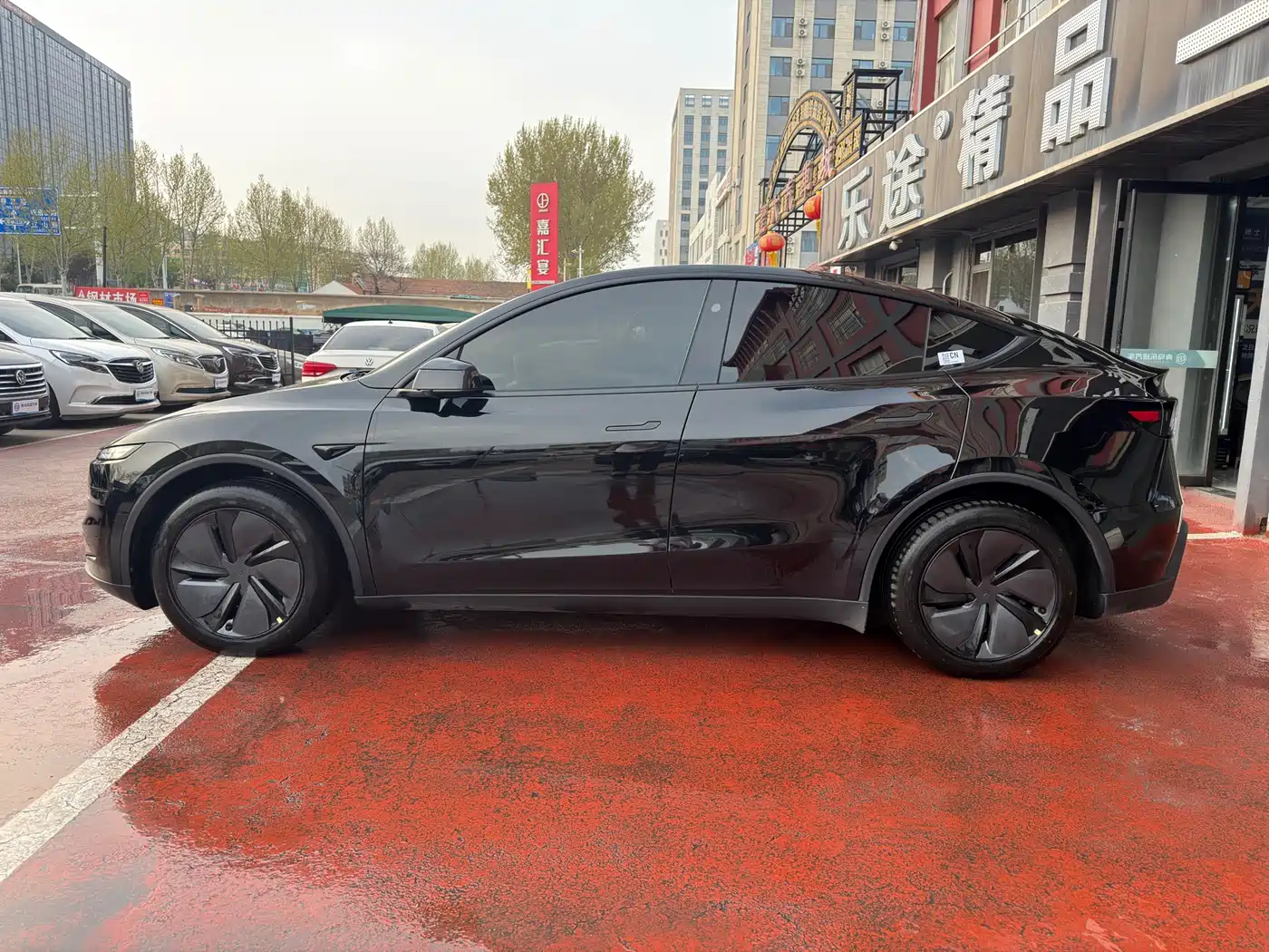 TESLA MODEL Y