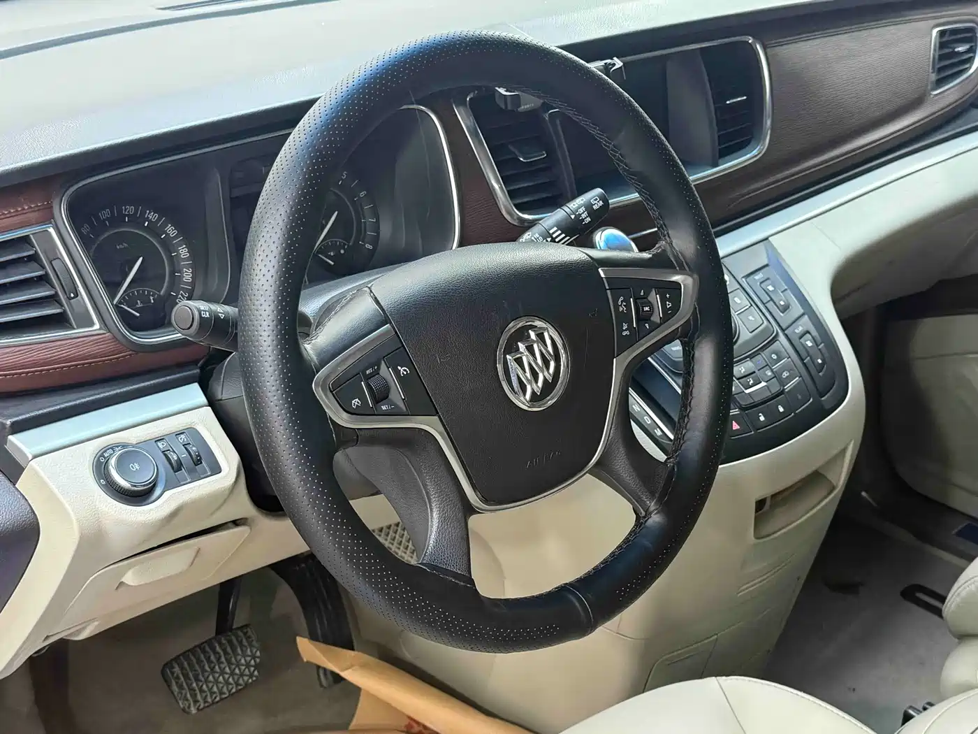 Buick GL8 2018 28T Luxury Model China VI фото 5