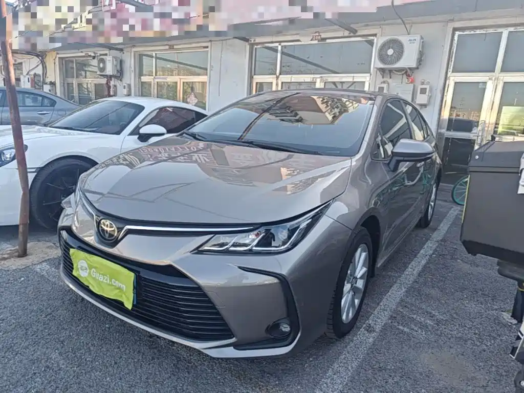 Фото 1 - Toyota Corolla