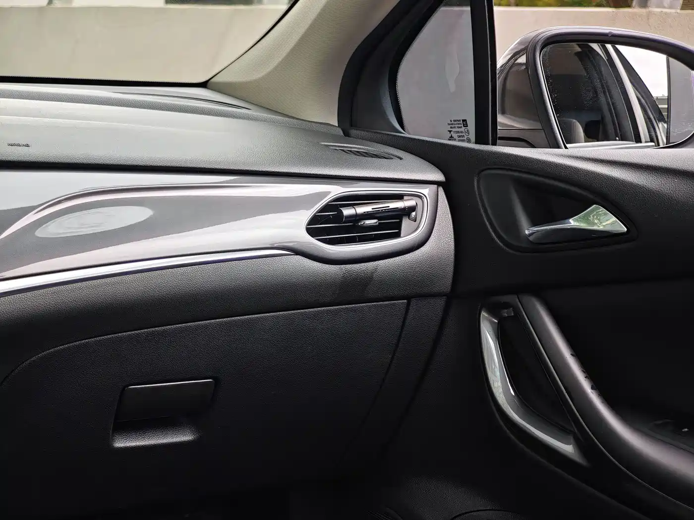 Buick Verano 2016 Hatchback 15S Automatic Leading фото 9