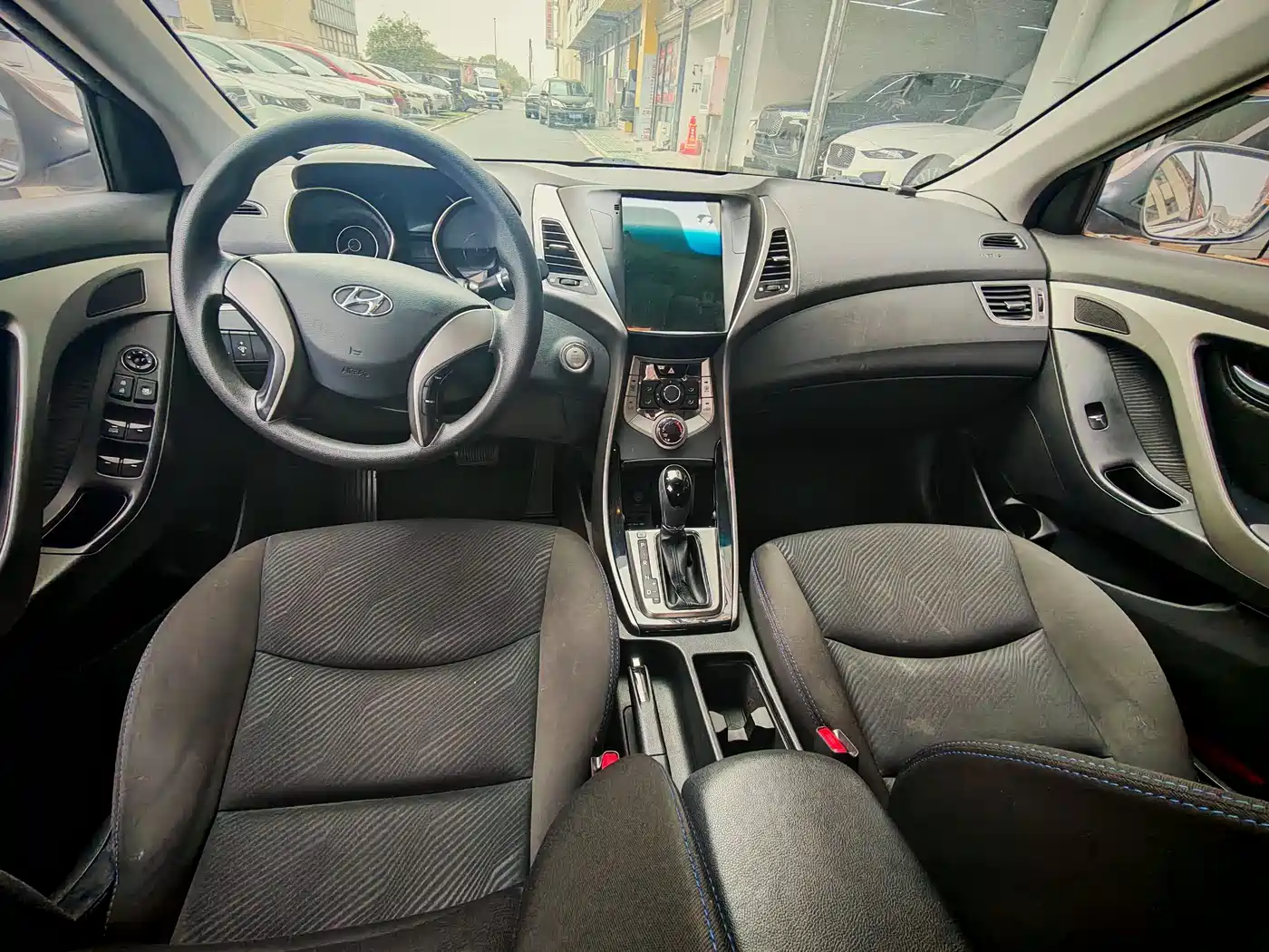 Hyundai Langdong 2013 1.6L Automatic Leading фото 4