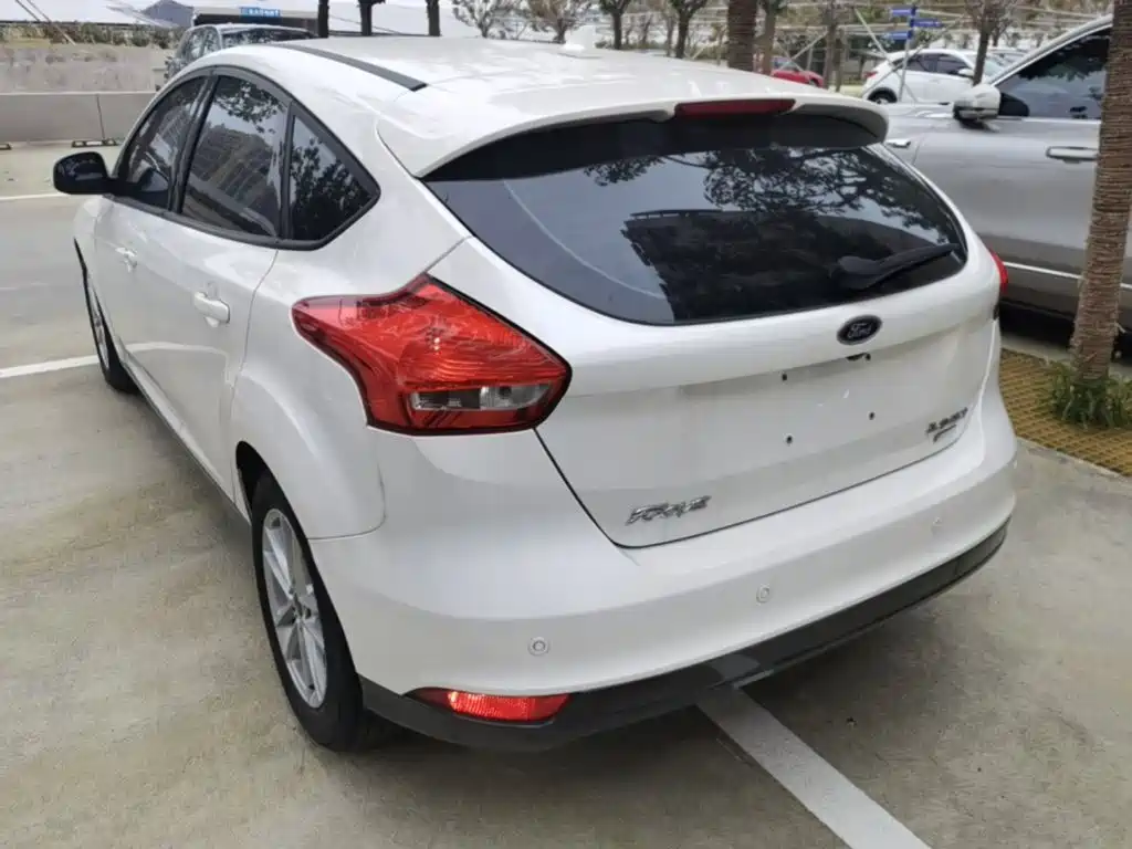 Фото 5 - Ford Focus