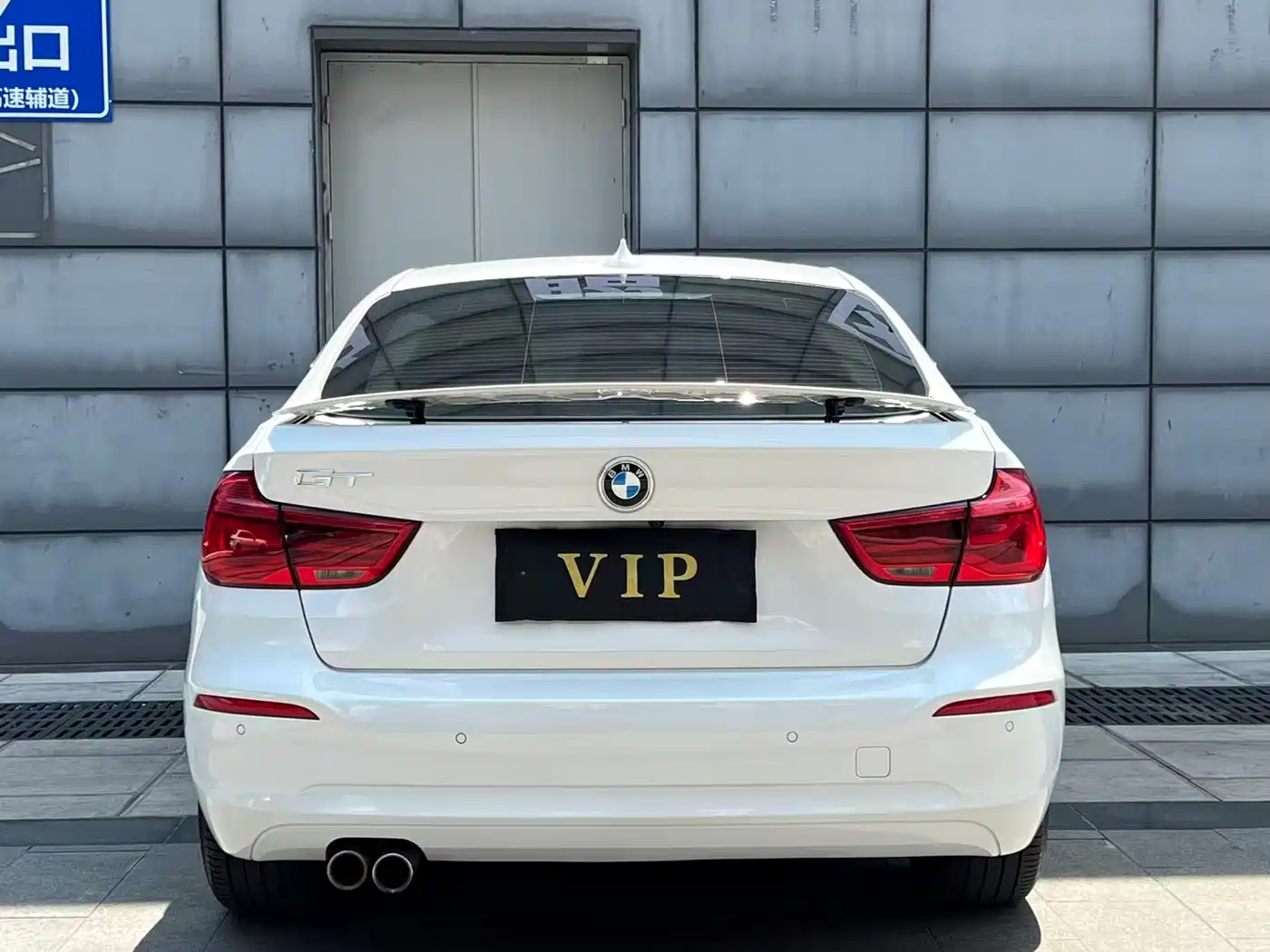 BMW 3 Series GT 2018 320i Fashion фото 20