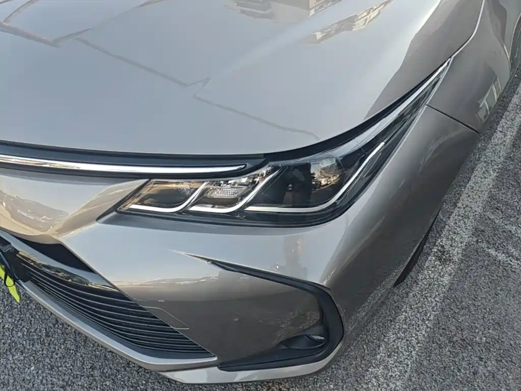 Фото 24 - Toyota Corolla