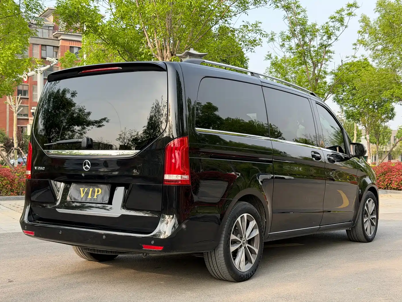 Mercedes-Benz V-Class 2021 V 260 L Long Wheelbase Premium Edition фото 28