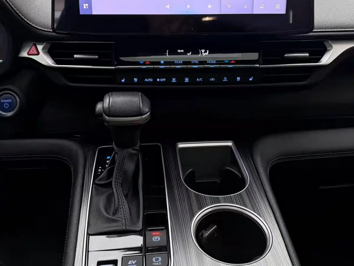 Toyota Sienna 2021 2.5L Hybrid Ultimate Edition фото 11