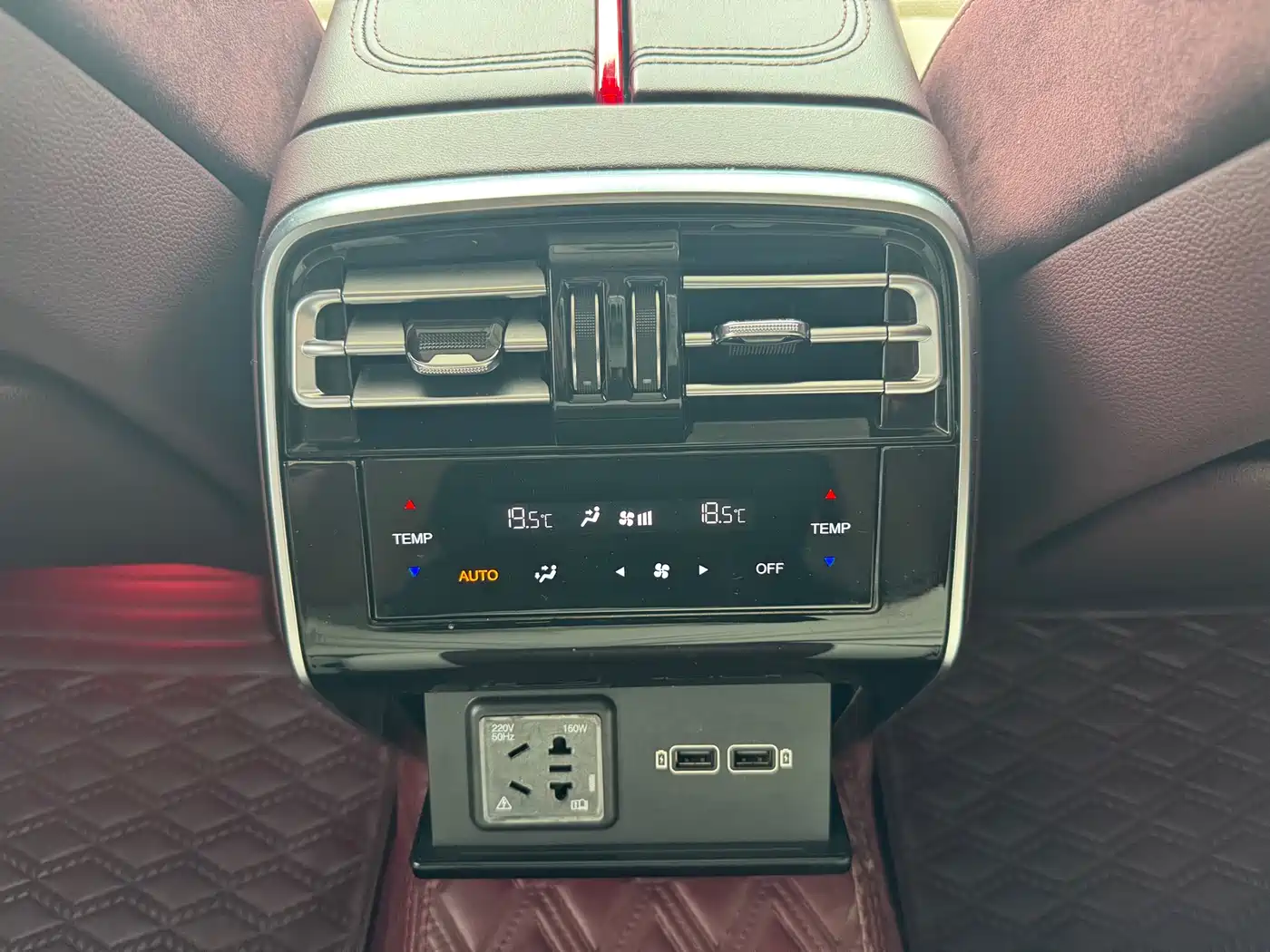Hongqi H9 2022 2.0T Smart Connect Flag Smooth Edition фото 12