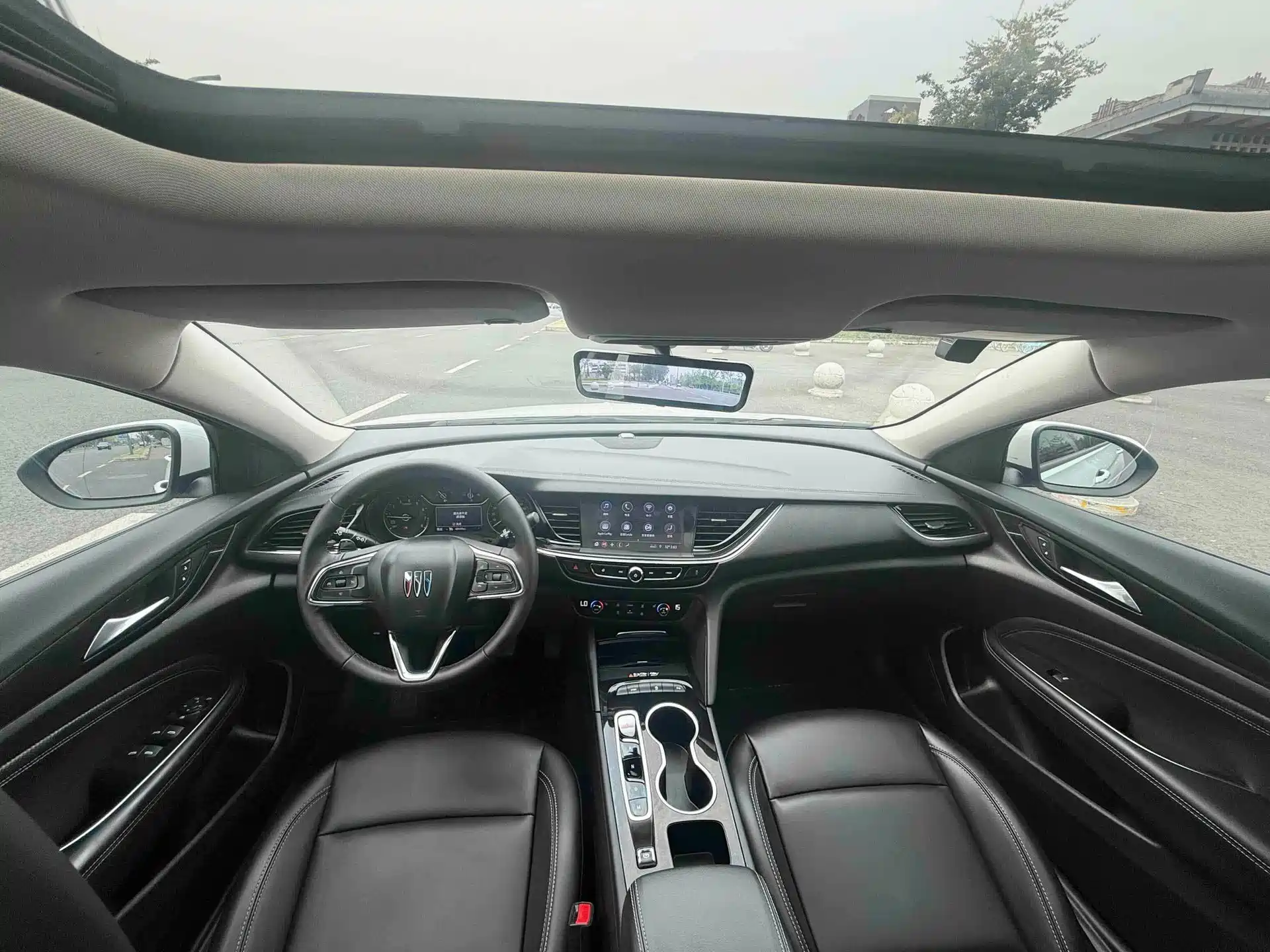 Photo 7 - Buick Regal