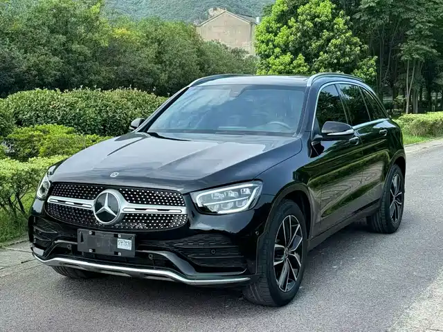MERCEDES-BENZ GLC