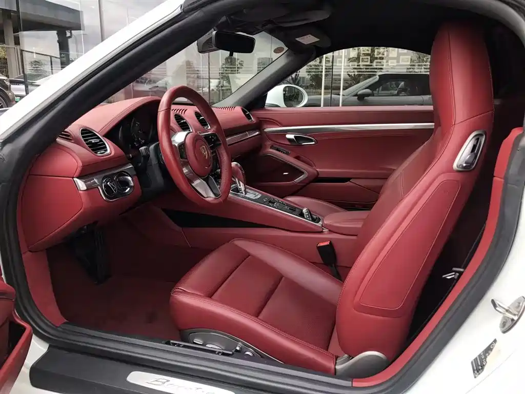 PORSCHE 718