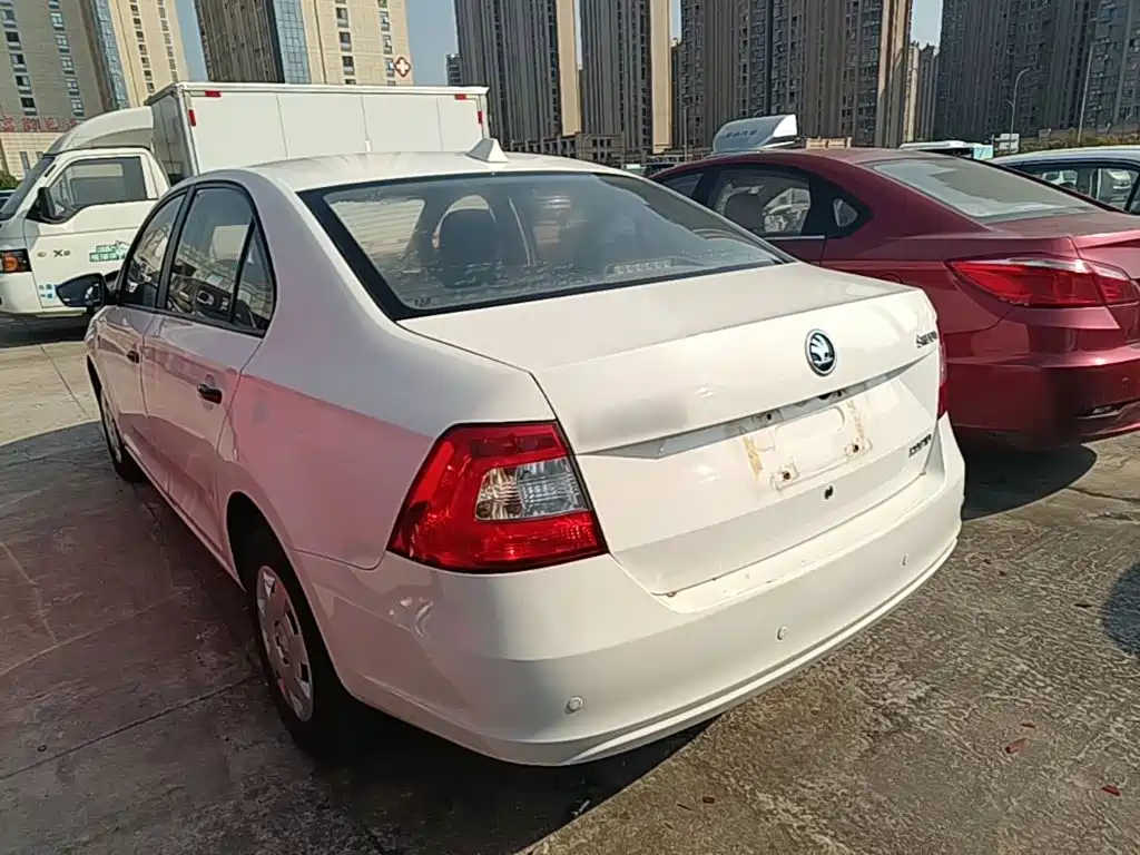 صورة 5 - Škoda Rapid