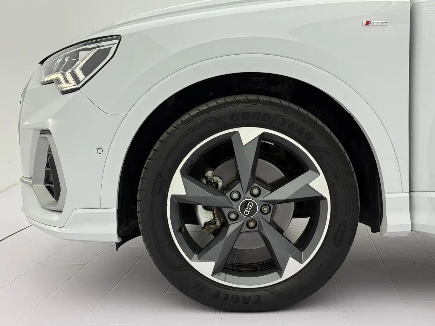 Audi Q3 2025 2023 35 TFSI Fashion Dynamic (1.4T)