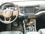 Photo 12 - Jeep Grand Commander