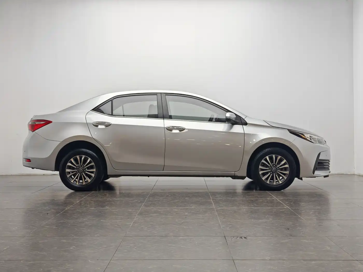 Toyota Corolla 2017 Facelift 1.2T S-CVT GL фото 11