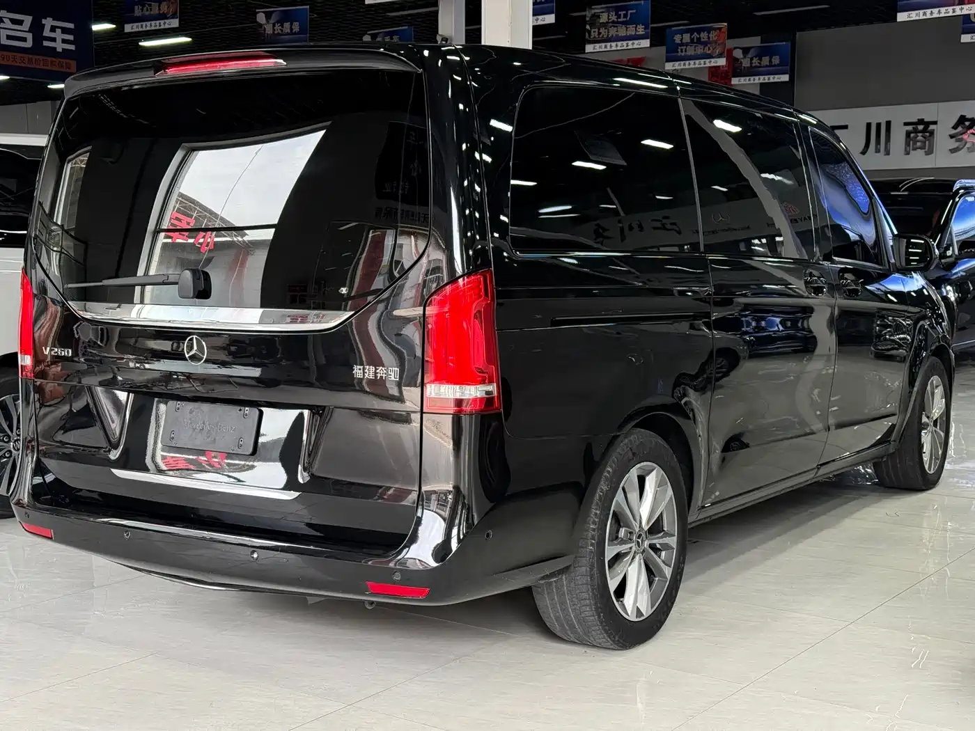 Mercedes-Benz V-Class 2022 V 260 Pilot Edition фото 10