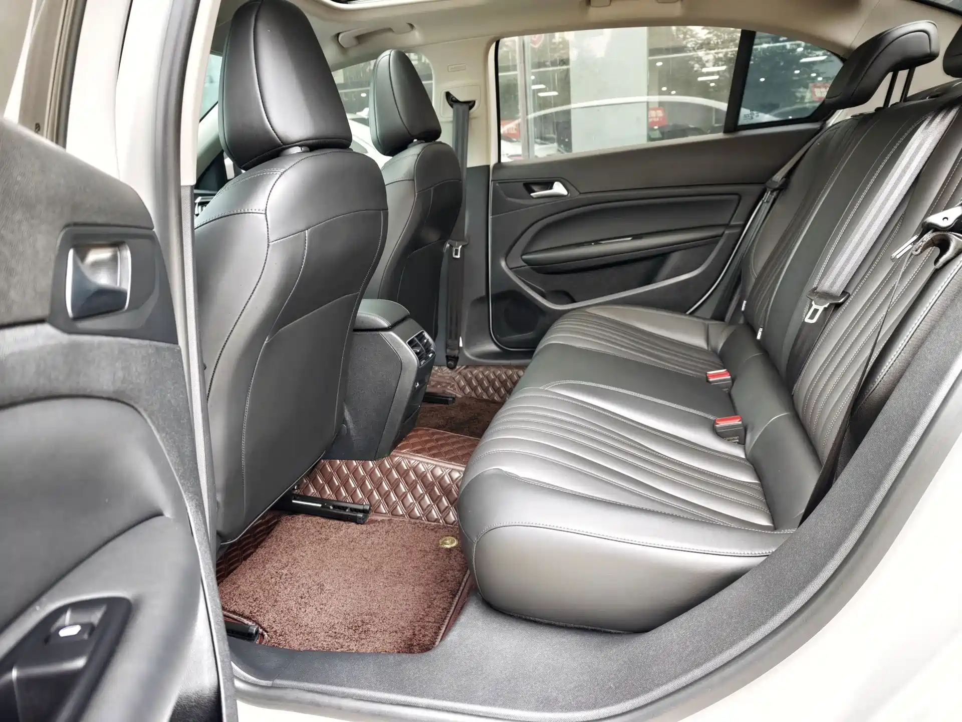 Photo 10 - Peugeot 408