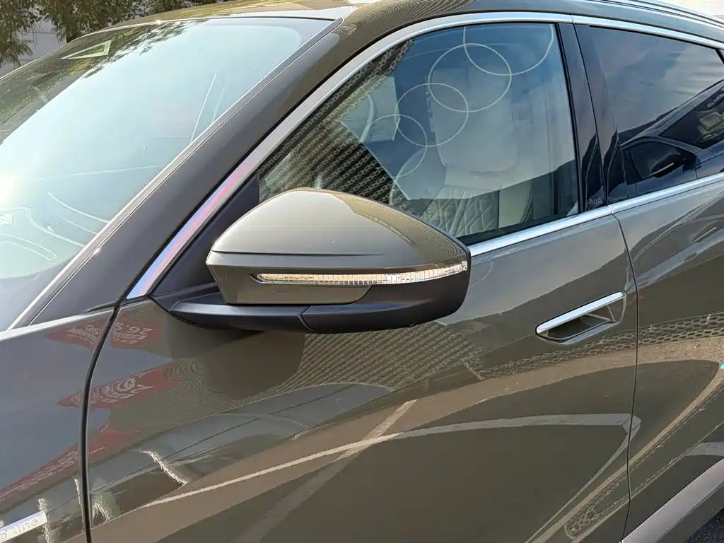 Photo 11 - Audi Q5L