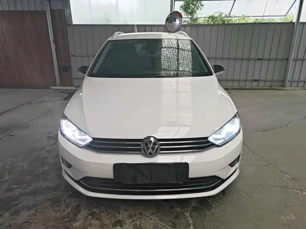 Volkswagen Golf Sportsvan 2016 1.6L Automatic Comfort фото 3