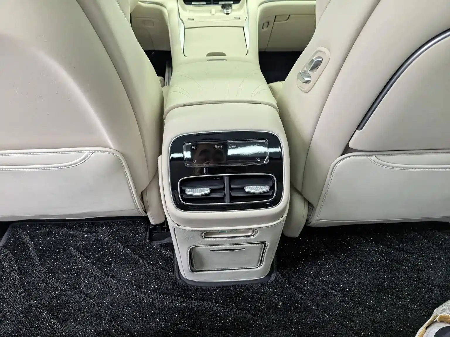 Photo 18 - BYD Seal 08