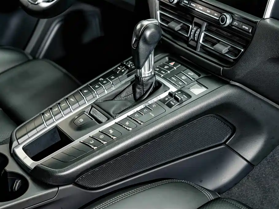 Porsche Macan 2018 Macan 2.0T фото 18