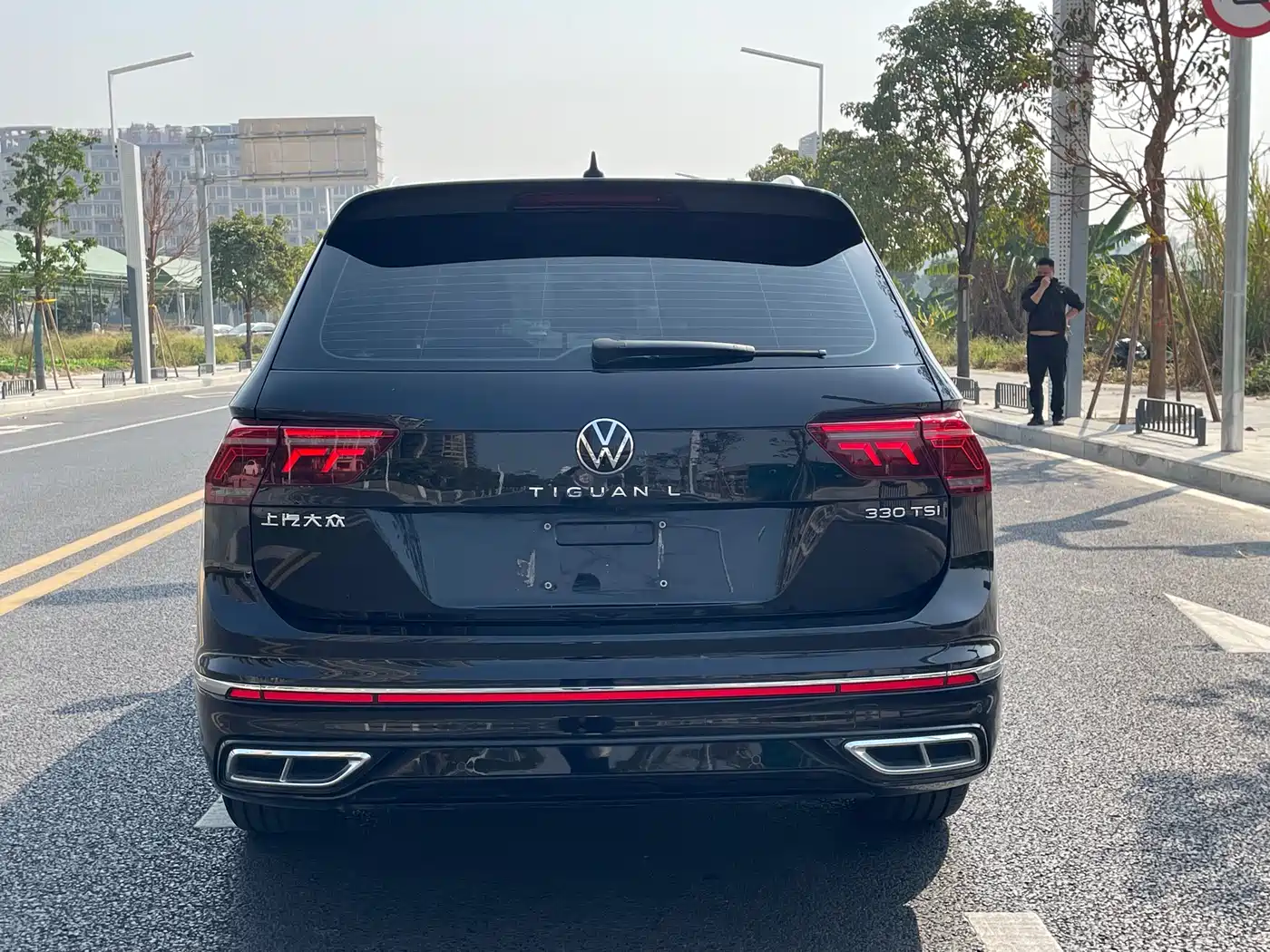 Volkswagen Tiguan L 2022 330TSI Auto 2WD R-Line Premium Edition фото 7
