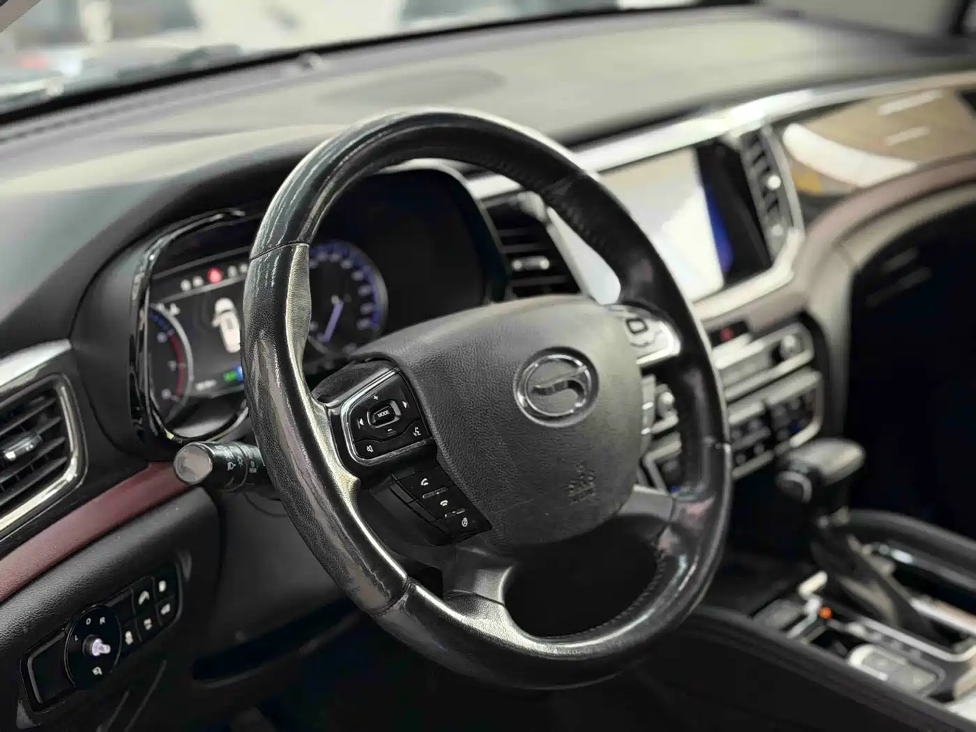 GAC Trumpchi Trumpchi GS8 2017 320T 2WD Luxury Smart Connect (7-seater) фото 9