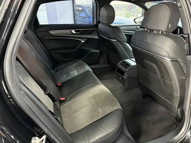 Audi A6L 2021 45 TFSI Exclusive Sport фото 9