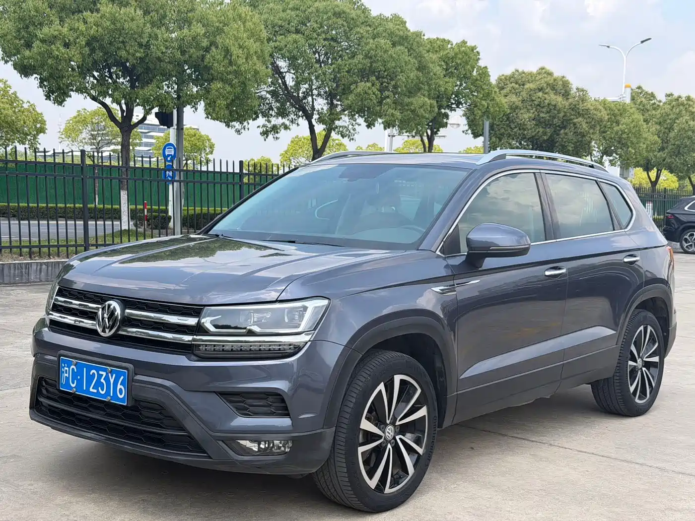 Volkswagen Tharu 2020 280TSI 2WD Luxury Edition China V фото 2