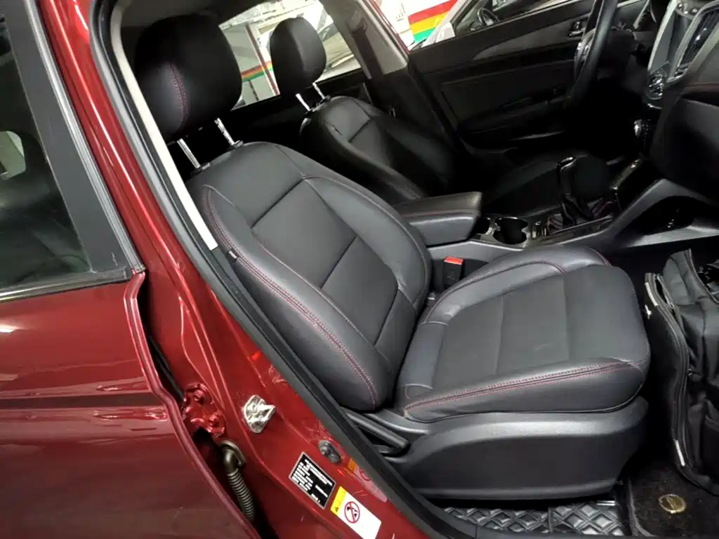 Фото 25 - Changan CS75