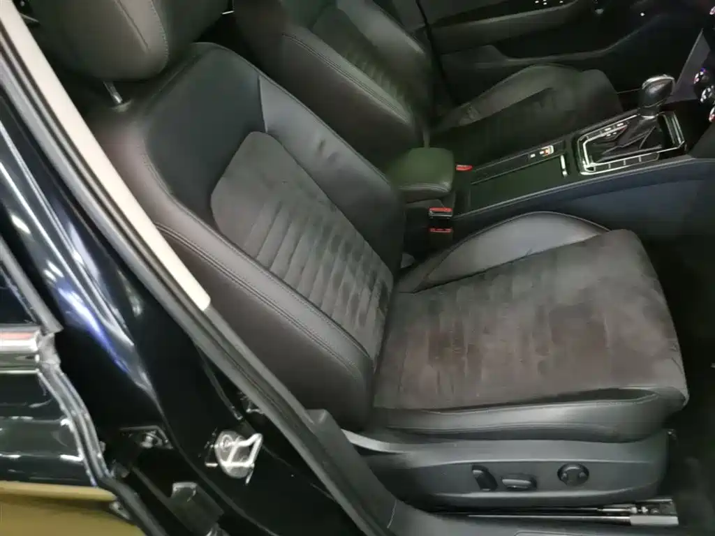 Volkswagen Magotan 2017 330TSI DSG Luxury фото 25